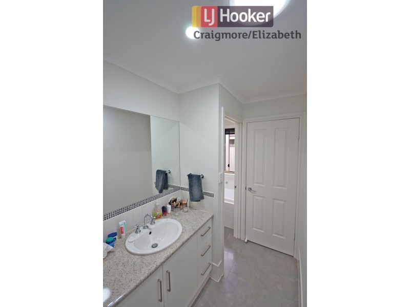 60 Edward John Parade, Penfield SA 5121