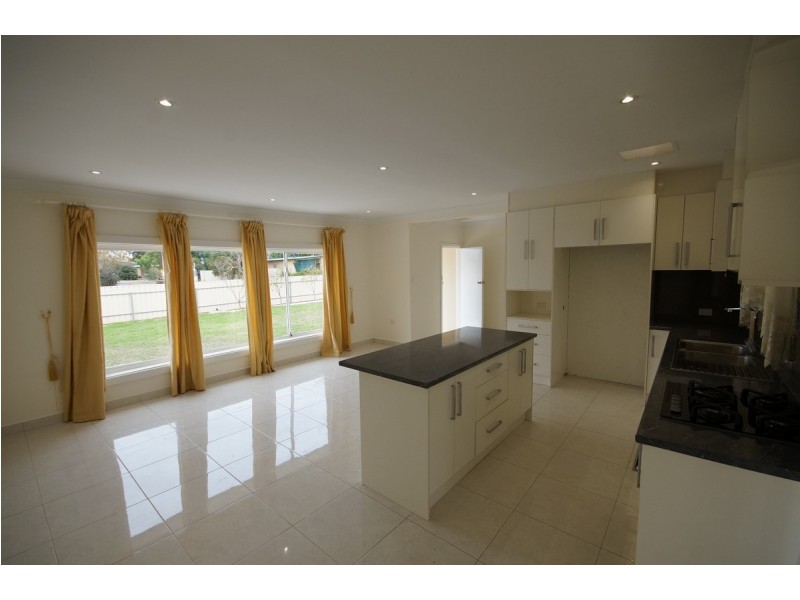 7 Crabb Road, Smithfield Plains SA 5114