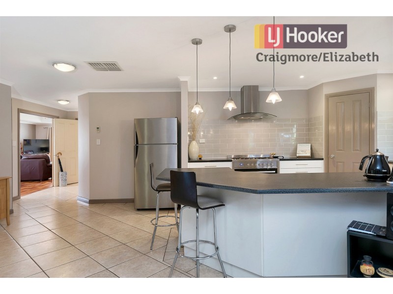 11 Dawn Close, Andrews Farm SA 5114