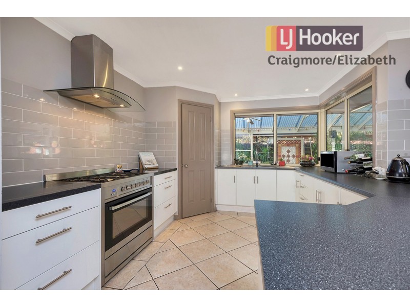 11 Dawn Close, Andrews Farm SA 5114