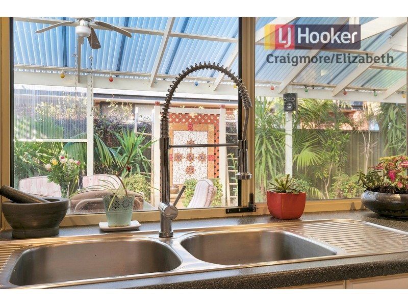 11 Dawn Close, Andrews Farm SA 5114