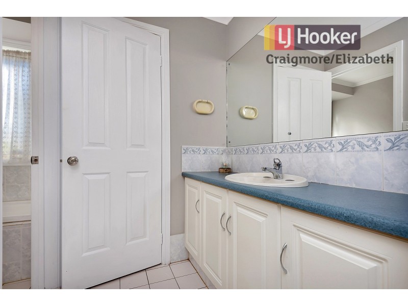 11 Dawn Close, Andrews Farm SA 5114