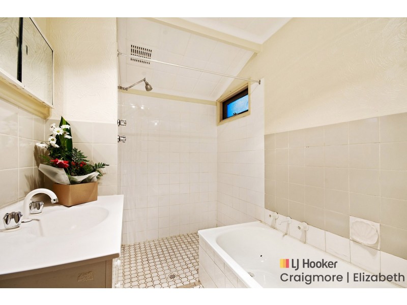 18 Noora Crescent, Munno Para SA 5115