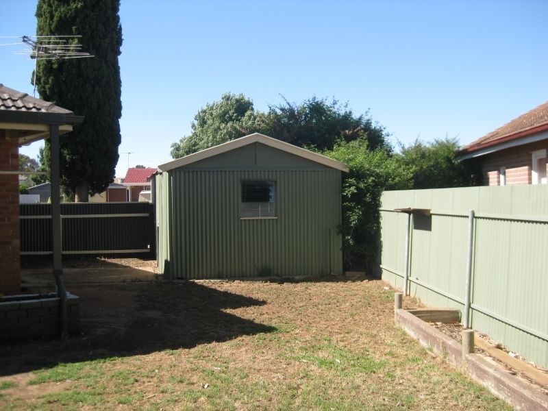 25 St Leonard Crescent, Elizabeth Downs SA 5113