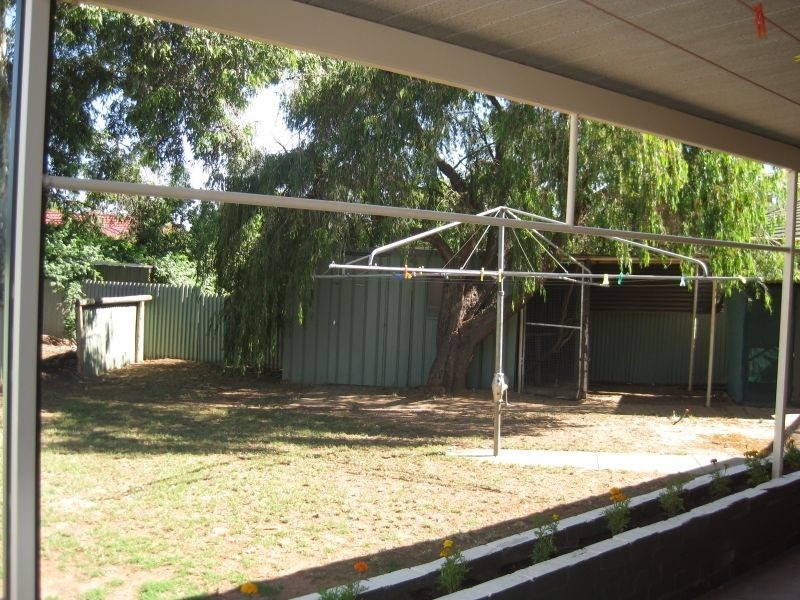 25 St Leonard Crescent, Elizabeth Downs SA 5113