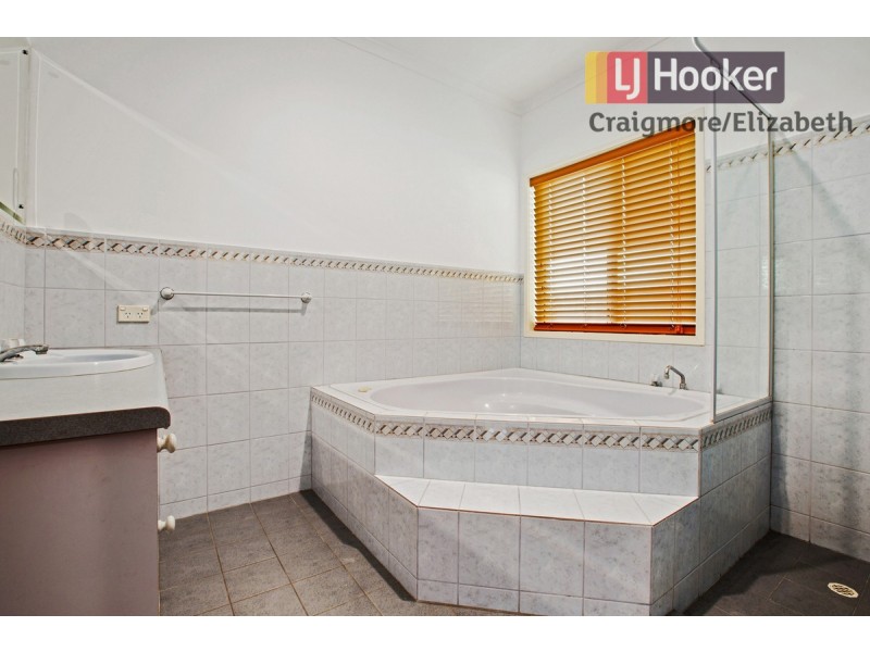 1 Winston Crescent, Hillbank SA 5112