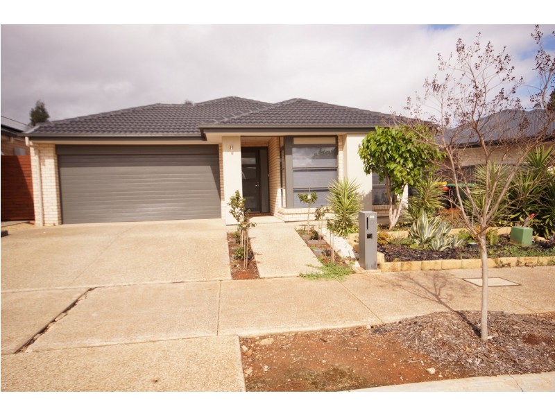 17 Roxburgh Crescent, Blakeview SA 5114