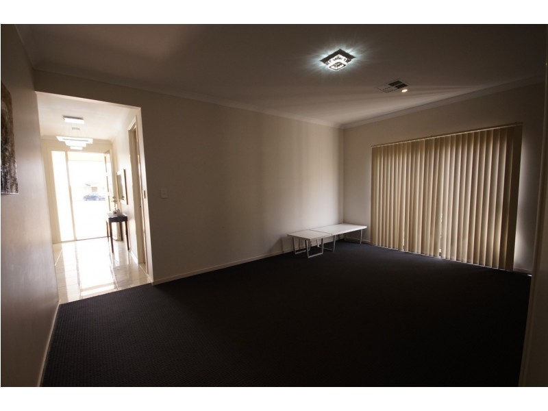 17 Roxburgh Crescent, Blakeview SA 5114