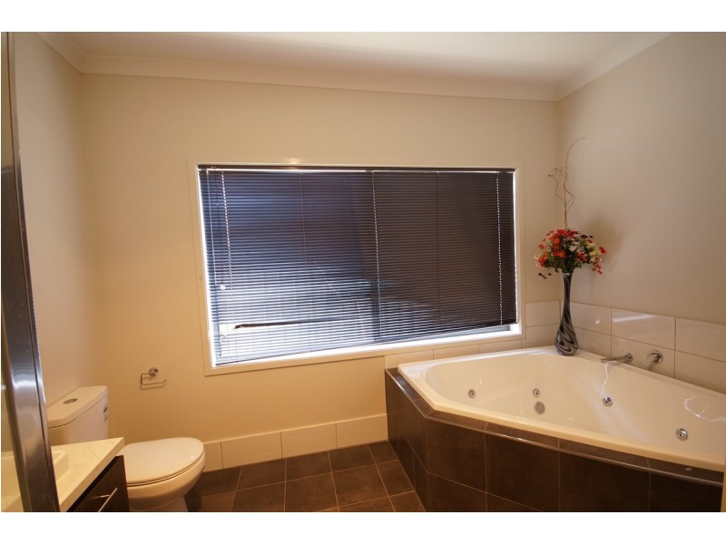 17 Roxburgh Crescent, Blakeview SA 5114