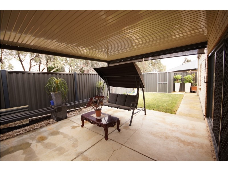 17 Roxburgh Crescent, Blakeview SA 5114