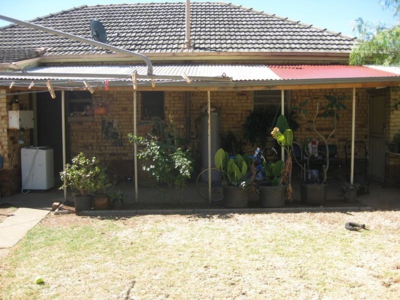 8 Halsey Road, Elizabeth East SA 5112