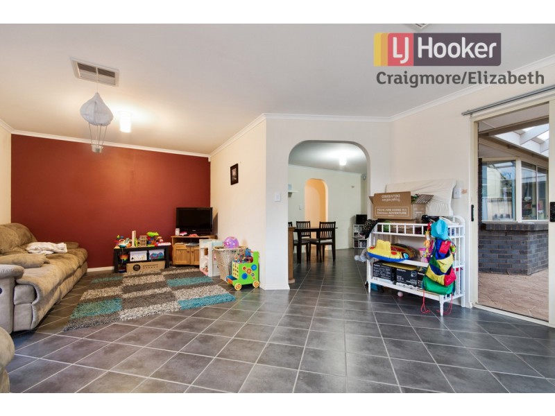 8 Hannah Road, Munno Para West SA 5115