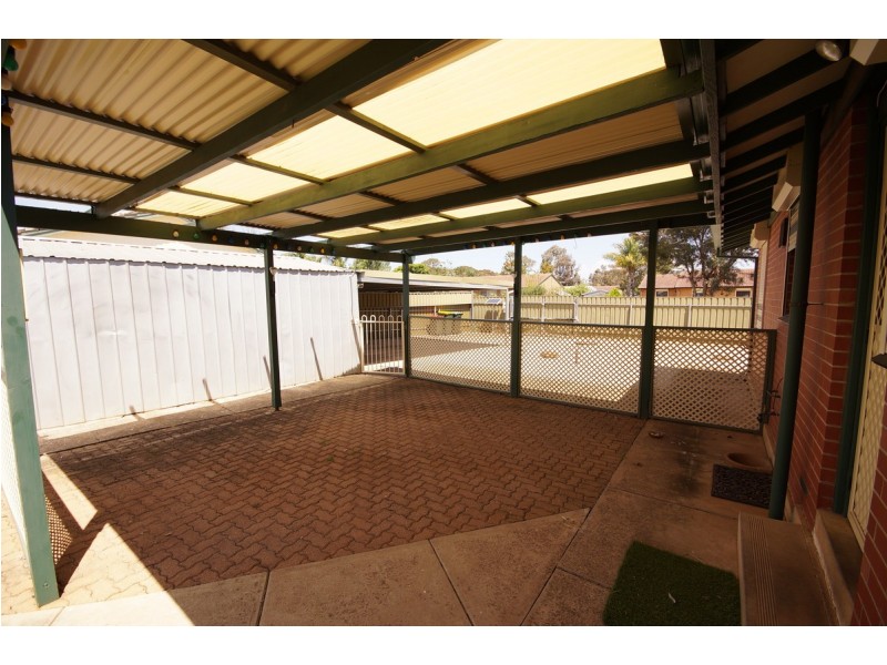 8 Noora Crescent, Munno Para SA 5115