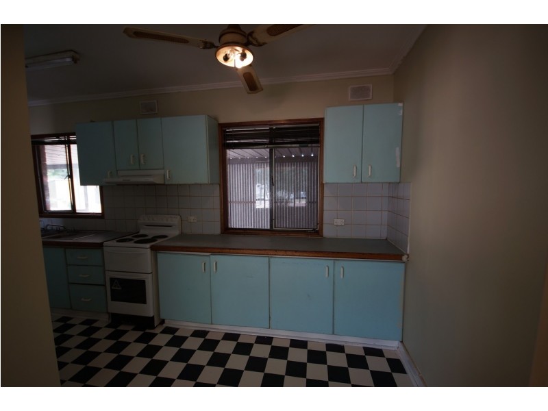 128 Goodman Road, Elizabeth South SA 5112