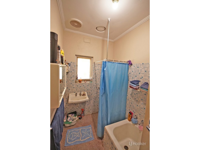 33 Peacock Road, Elizabeth Downs SA 5113