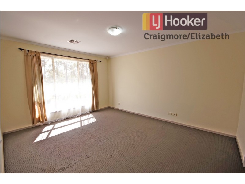 5 Willandra Close, Andrews Farm SA 5114