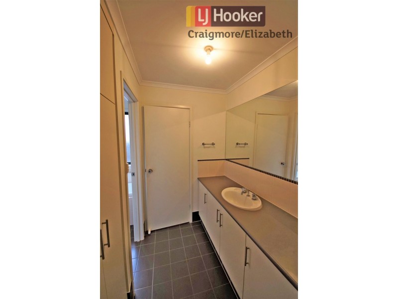 2 Boronia Court, Munno Para West SA 5115