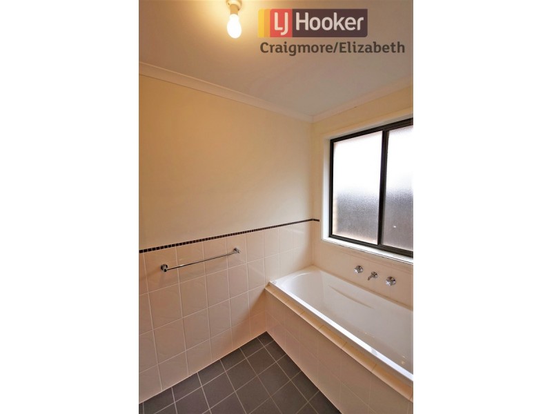 2 Boronia Court, Munno Para West SA 5115