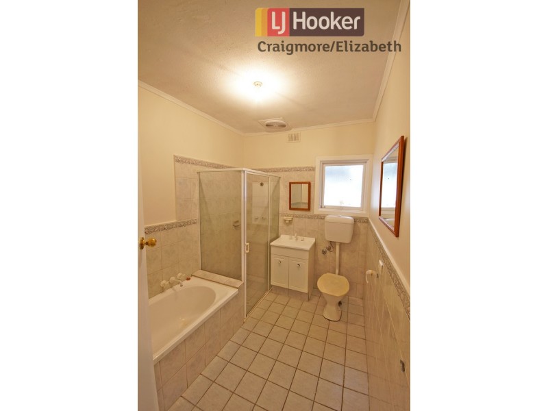 6 Robins Street, Elizabeth Downs SA 5113