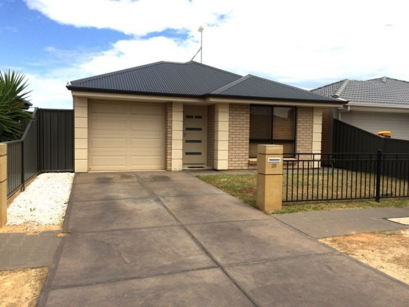 25 Semillon Crescent, Andrews Farm SA 5114