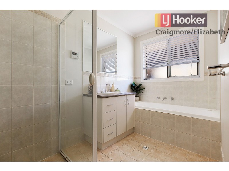 10 Pyrus Crescent, Andrews Farm SA 5114