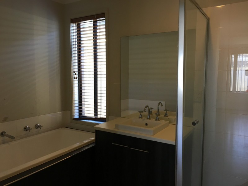 16 Overlander Way, Smithfield SA 5114