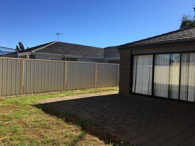 16 Overlander Way, Smithfield SA 5114