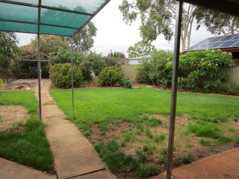 11 Fairfield Road, Elizabeth Grove SA 5112