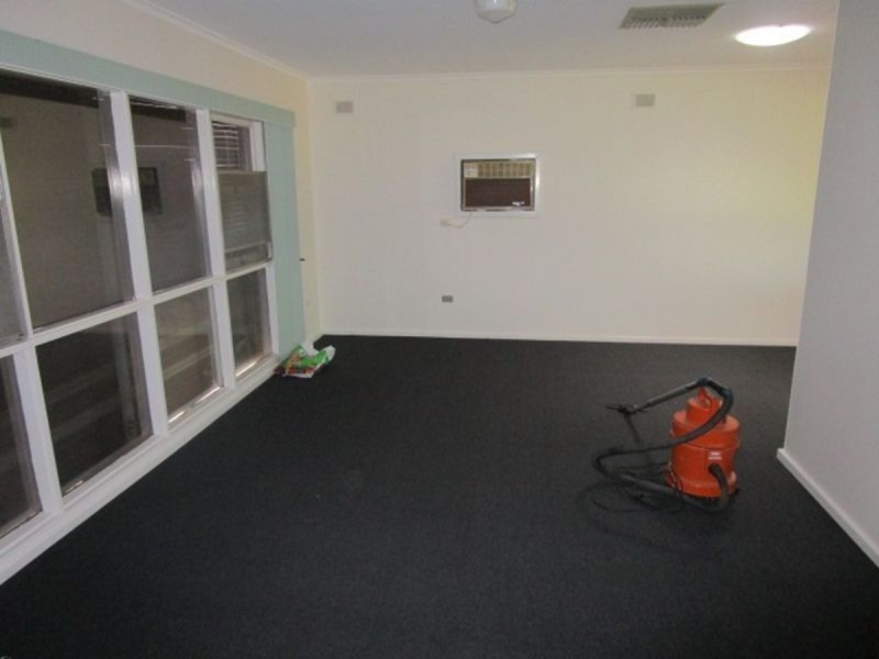 11 Fairfield Road, Elizabeth Grove SA 5112