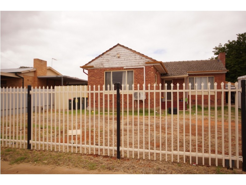 20 Crisp Road, Elizabeth Downs SA 5113