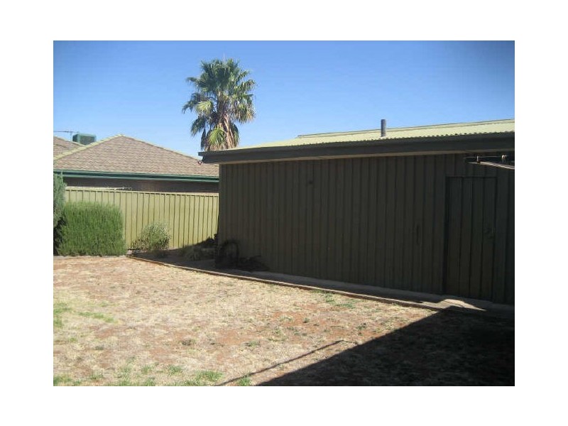 4 Penarth Court, Hillbank SA 5112