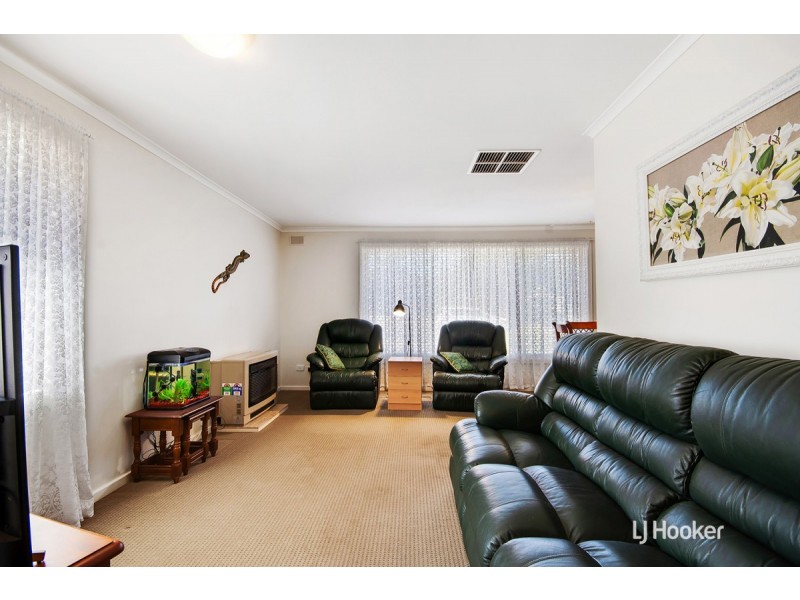 5 Woodlands Road, Elizabeth Downs SA 5113