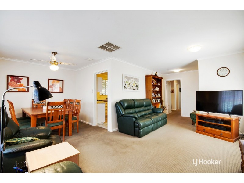 5 Woodlands Road, Elizabeth Downs SA 5113