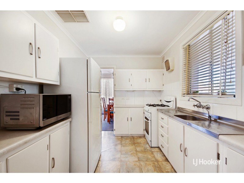 5 Woodlands Road, Elizabeth Downs SA 5113