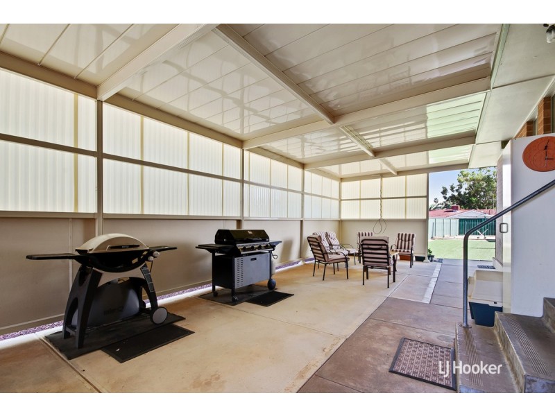 5 Woodlands Road, Elizabeth Downs SA 5113