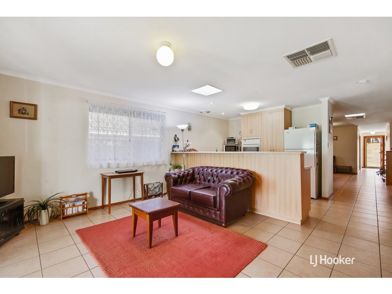 4 Chestnut Grove, Hillbank SA 5112