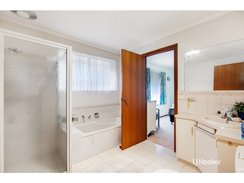 4 Chestnut Grove, Hillbank SA 5112