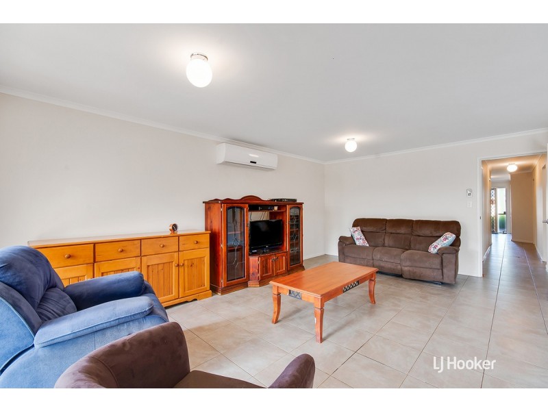 7 Oriana Court, Smithfield SA 5114