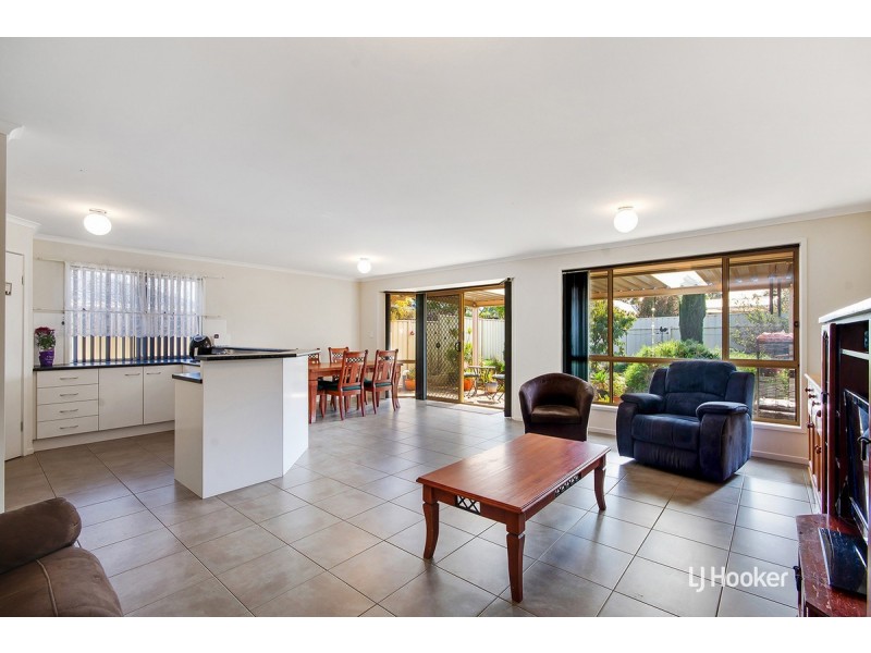 7 Oriana Court, Smithfield SA 5114