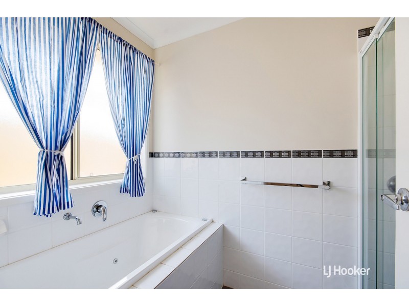 7 Oriana Court, Smithfield SA 5114