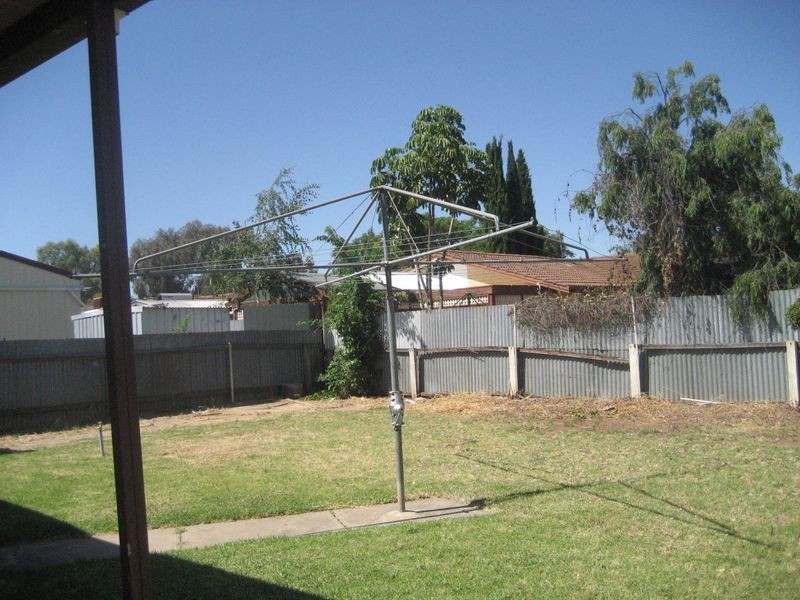 16 Burford Street, Elizabeth Downs SA 5113