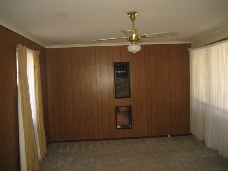 16 Burford Street, Elizabeth Downs SA 5113