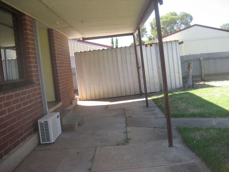 16 Burford Street, Elizabeth Downs SA 5113