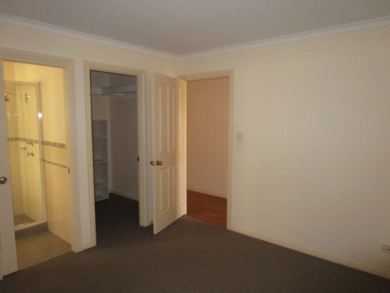 16 Strathmore Avenue, Smithfield SA 5114