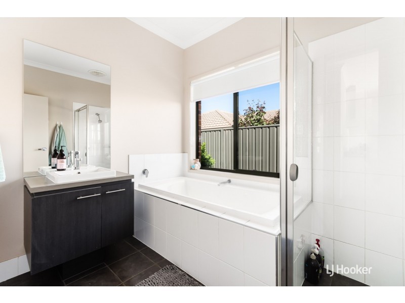 6 Greenway Crescent, Hillbank SA 5112