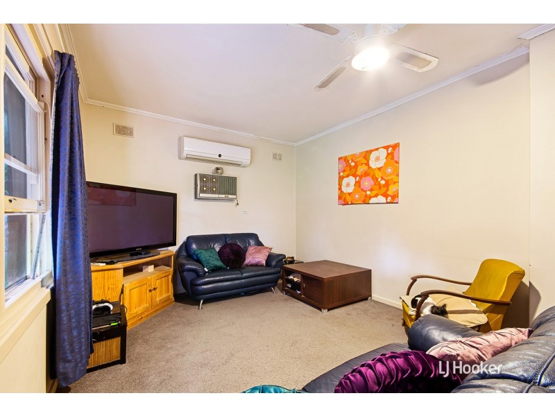 26 Davidson Road, Elizabeth Vale SA 5112