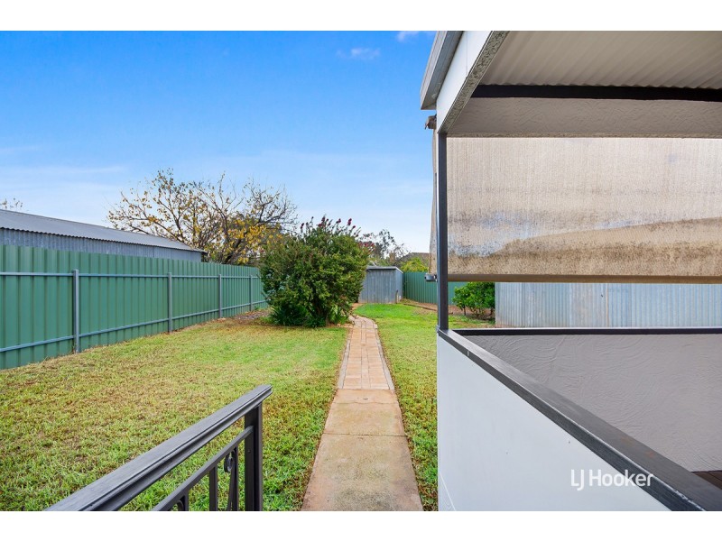 26 Davidson Road, Elizabeth Vale SA 5112
