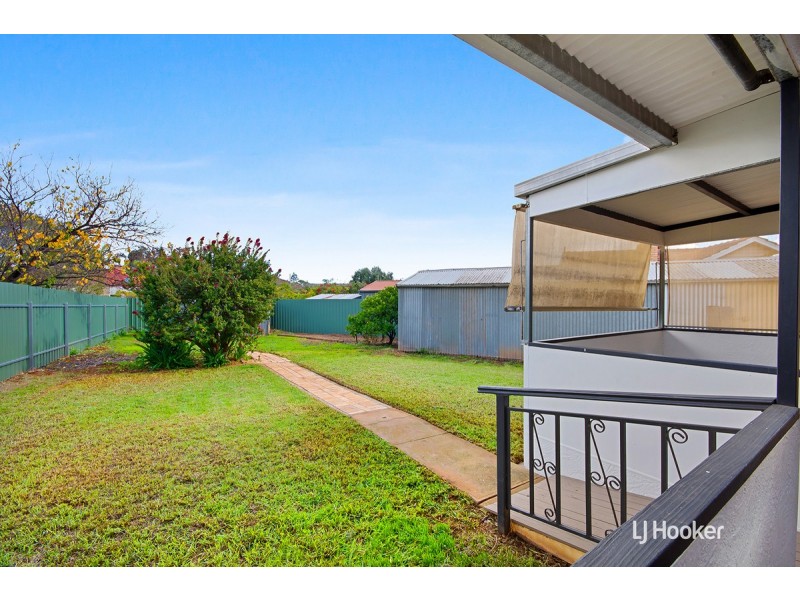 26 Davidson Road, Elizabeth Vale SA 5112