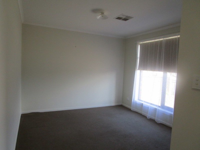 17 St Clair Avenue, Andrews Farm SA 5114