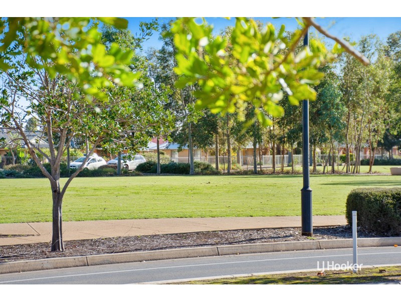 2 Fanflower Way, Munno Para SA 5115